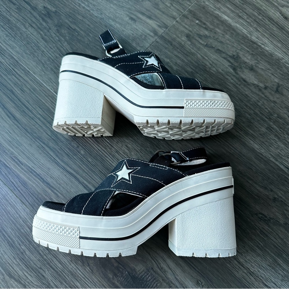 Converse one star platforms
Converse One Star Boardwalk Strut Platform Sneakers